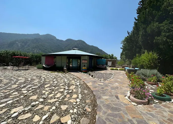 Cabrece Проживание в семье